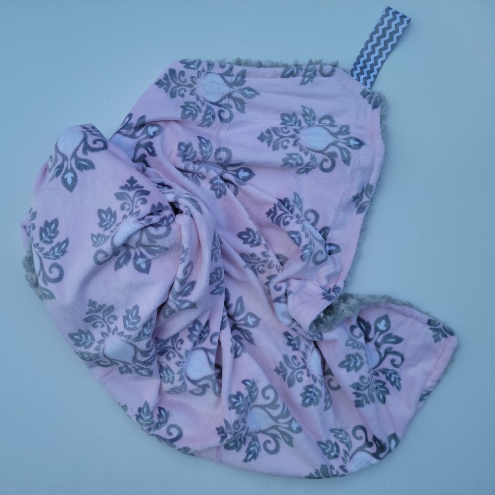Gray Damask Pure Plush Pink & Gray print blanket throws 29 x44